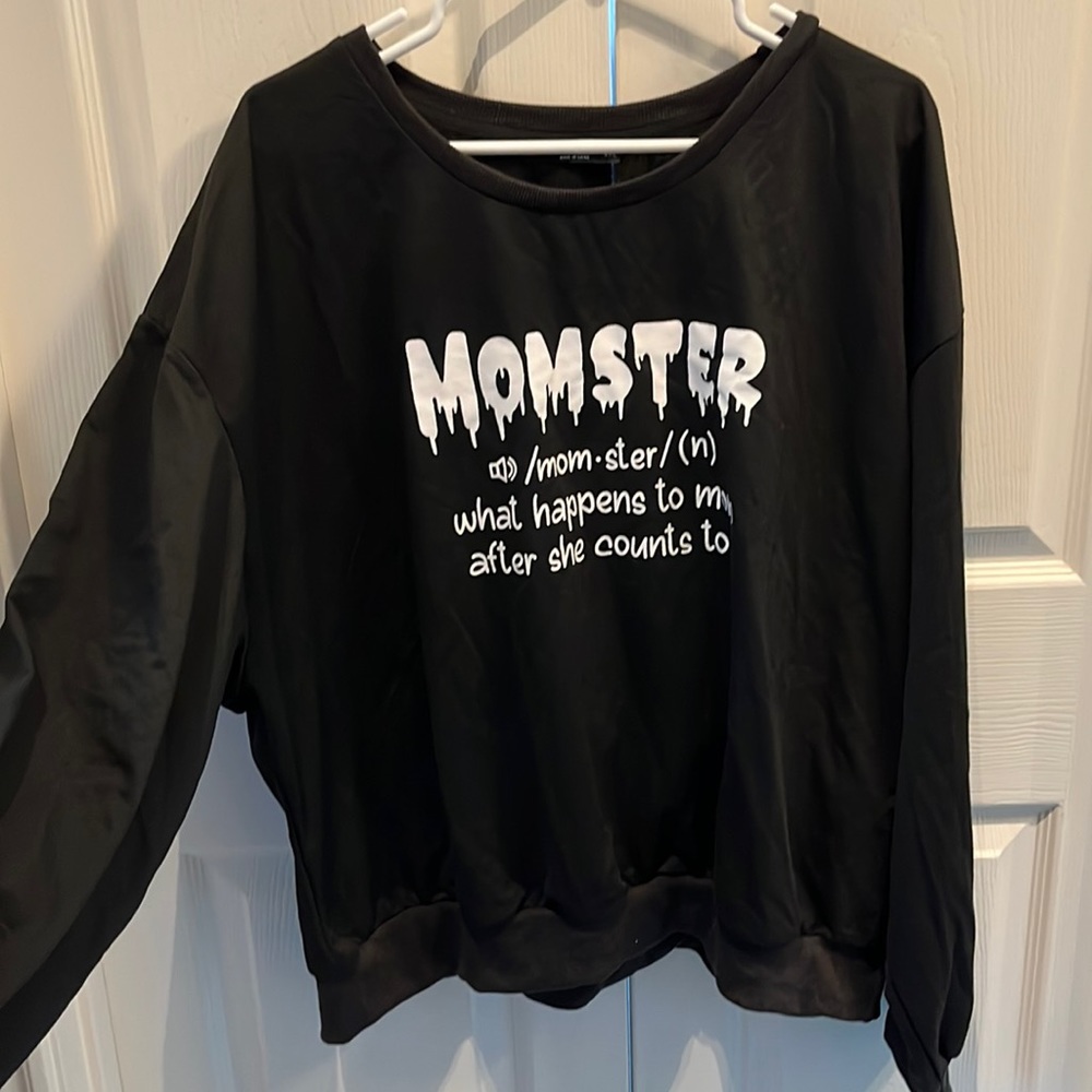 NWOT Sheehan curve for 4XL fits like a 2x Momster shirt, super cute for a mom